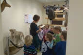 Grupas "Kamenīte" bērni ciemojas Saldus muzejā