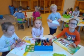 Grupas "Kamenīte" bērni gatavojas Latvijas dzimšanas dienas svinībām